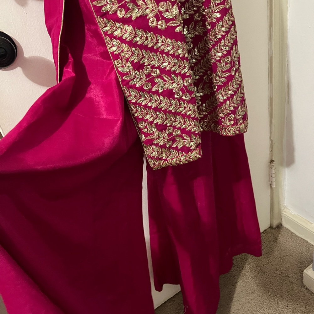 Elegant magenta and gold palazzo suit - Picture 6 of 9
